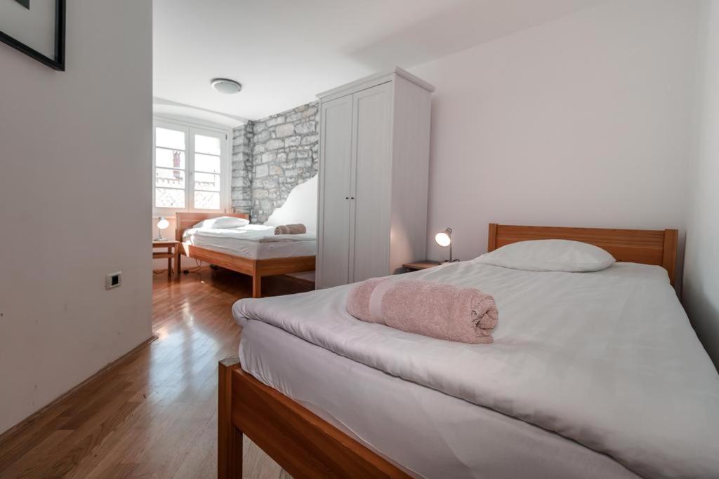 Artemus Music Apartment *
