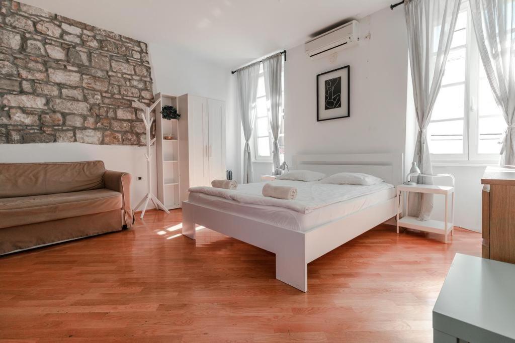 Apartment Artemus Music Piran
